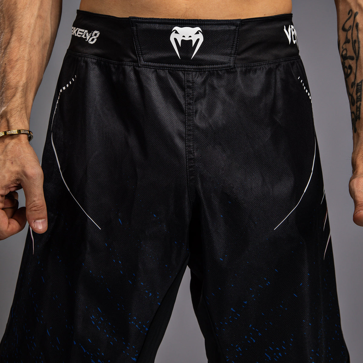 Short de combat Venum x TEKKEN 8 - Jin Kazama - Bleu/Noir/Blanc - product-type_Shorts de MMA