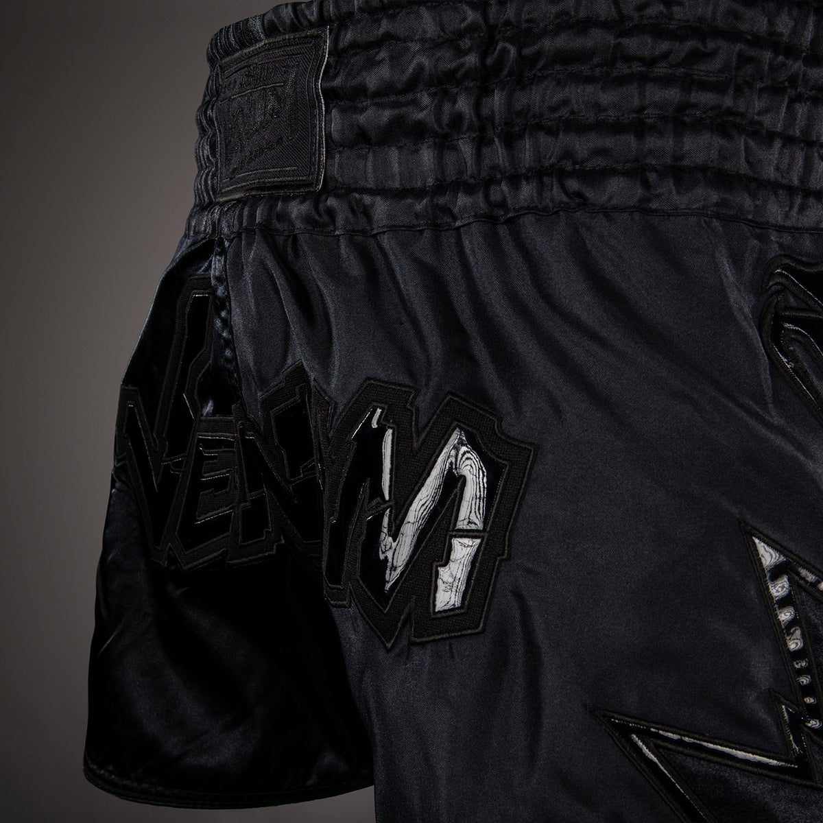 Short de Muay Thai Venum Inferno 2.0 - Noir/Gris - product-type_Shorts de Muay Thai
