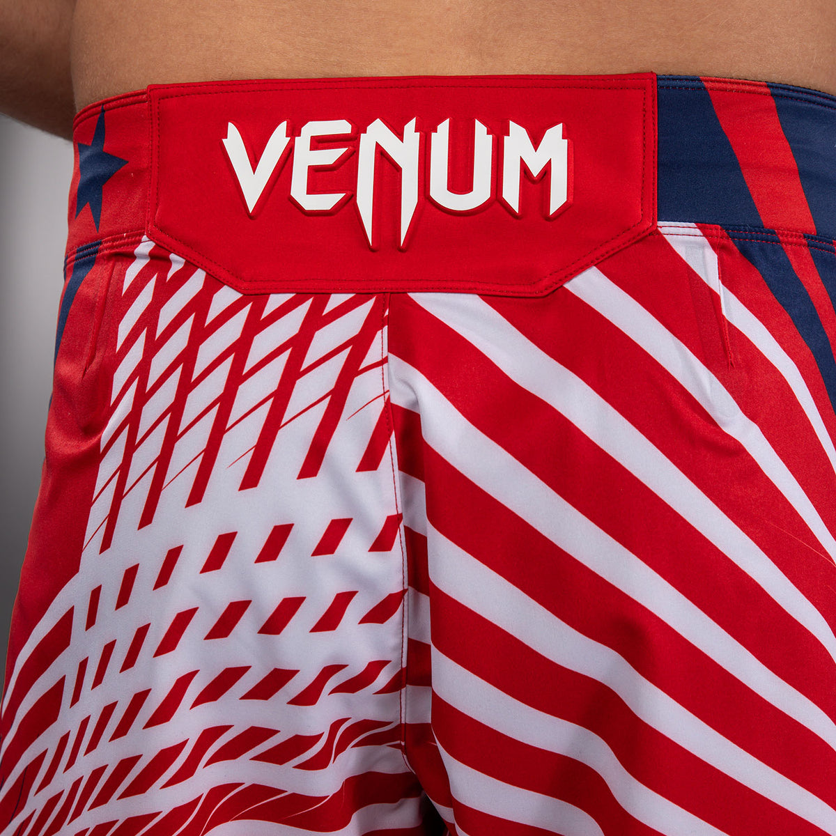 Official UFC Freedom 250 by Venum Authentic Fight Night Short de combat coupe courte pour homme - Rouge - product-type_Shorts de MMA