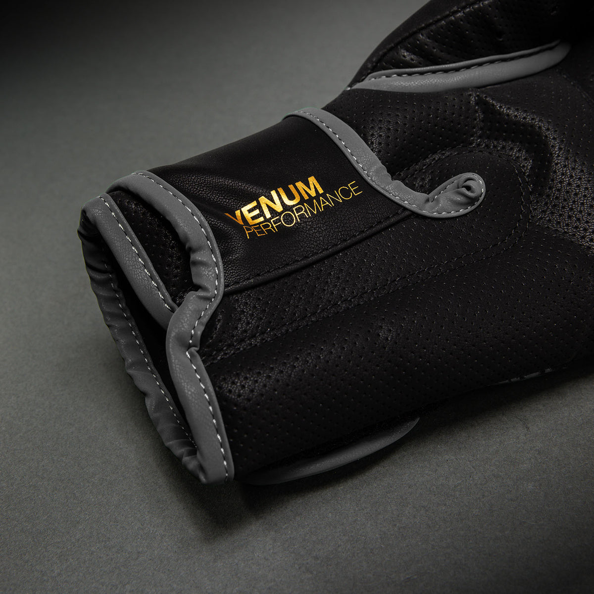 Gants de Boxe Venum Impact Matupa - Noir/Gris/Or - product-type_Gants de boxe