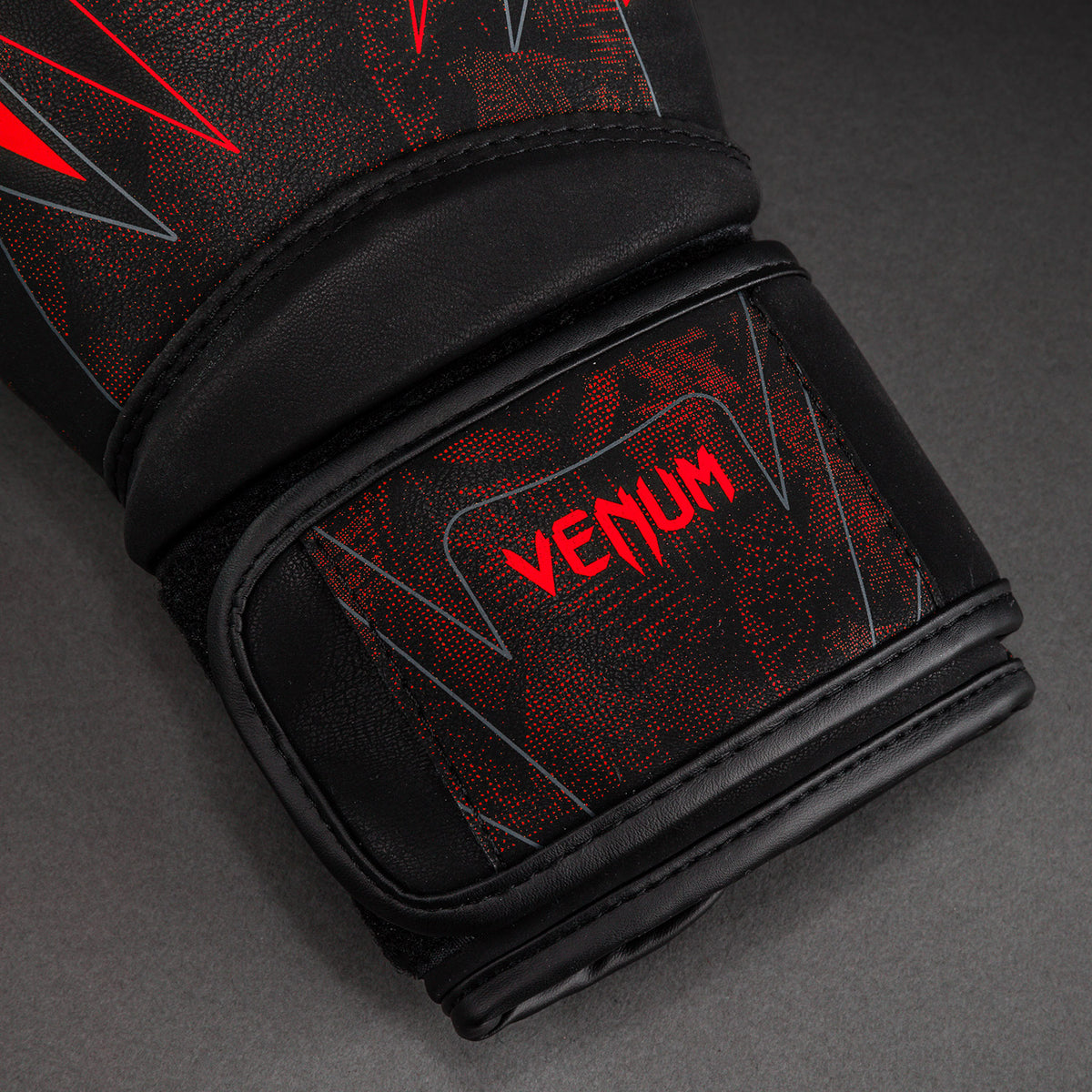 Gants de boxe Impact Venum Amazonia Reborn - Noir/Rouge - product-type_Gants de boxe
