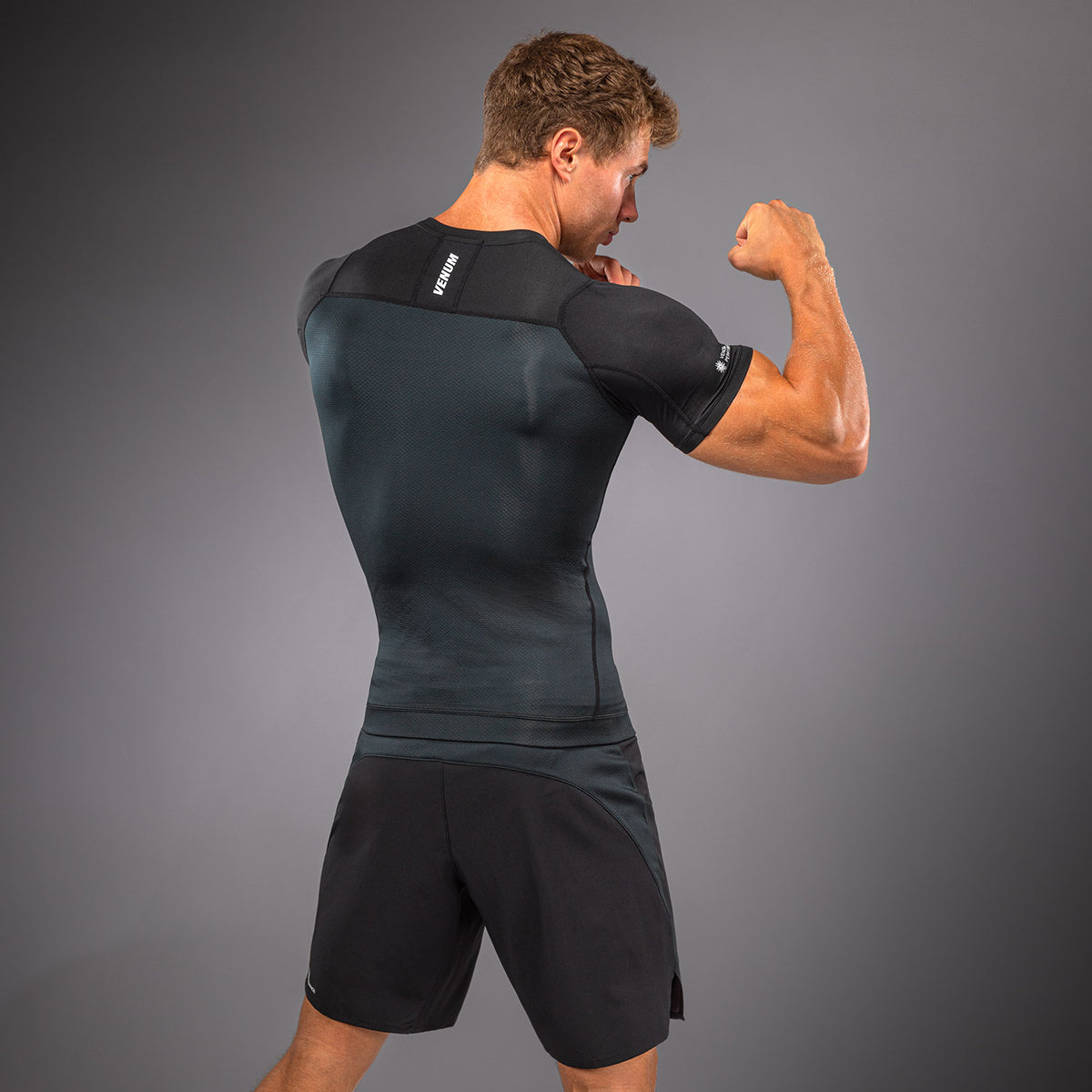 Rashguard manches courtes Venum G-Fit Scale - Noir - product-type_T-Shirts de Compression