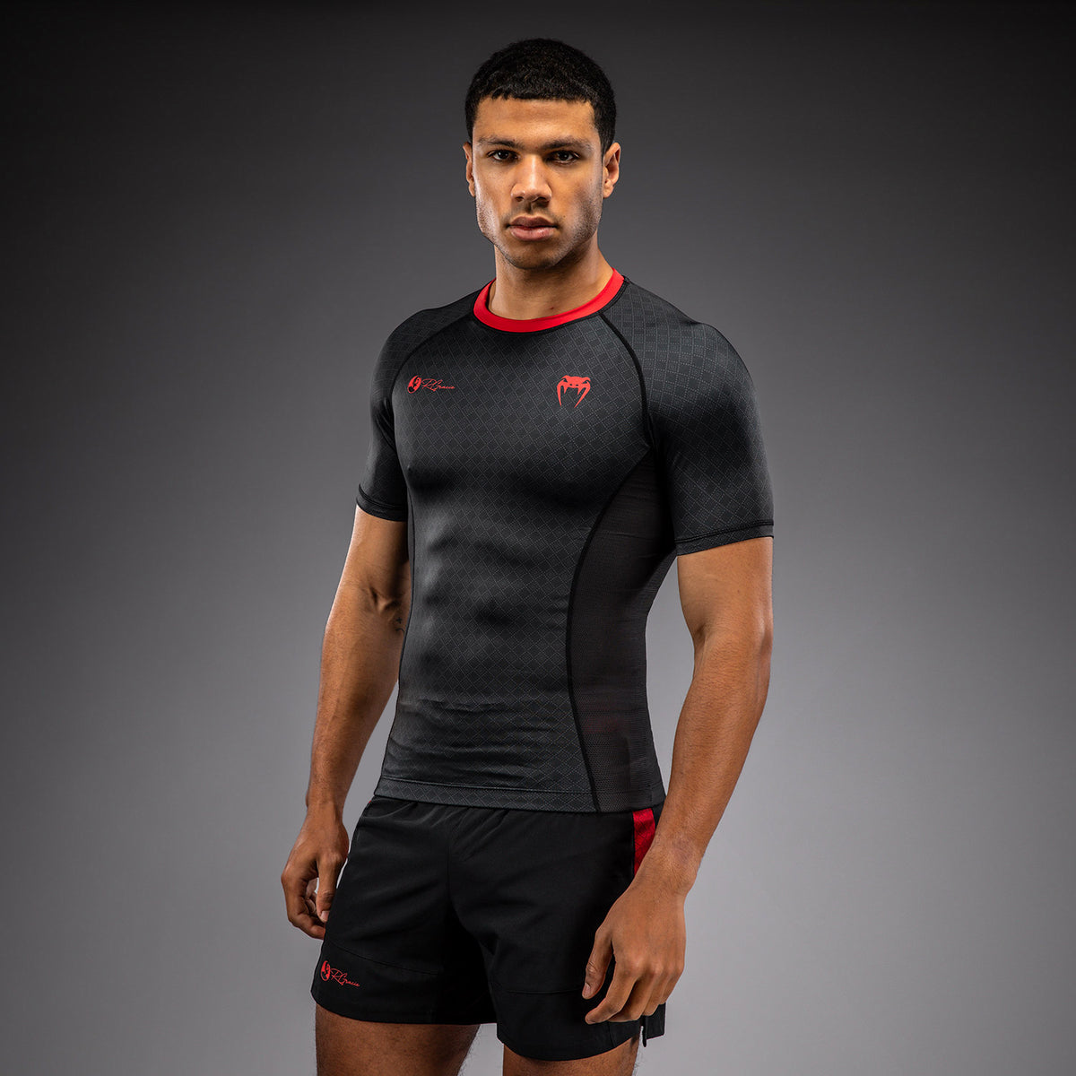Rashguard à Manches Courtes Venum x Roger Gracie Signature - Noir/Rouge - product-type_T-Shirts de Compression