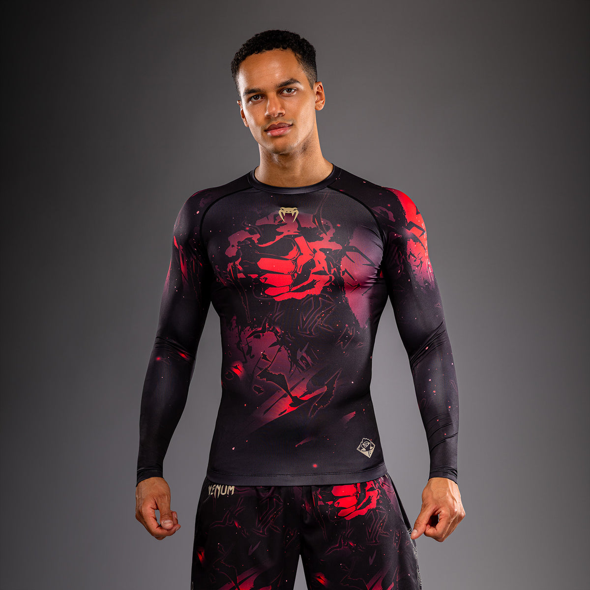 Rashguard à Manches Longues Itadori Jujutsu Kaisen x Venum – Noir/Rouge