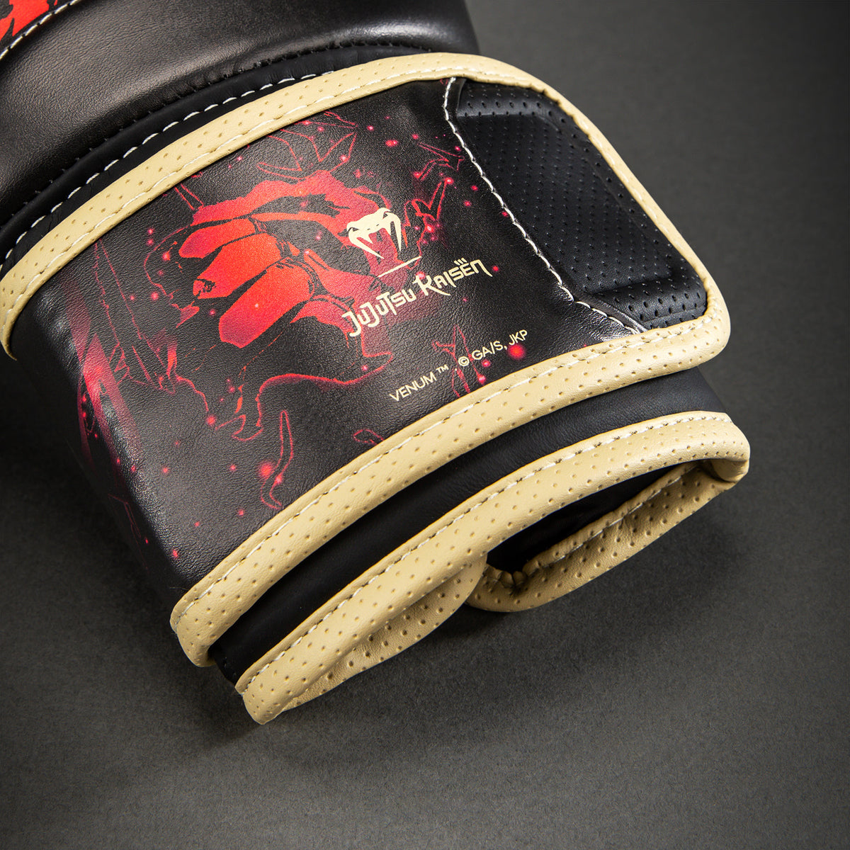 Gants de boxe Itadori Jujutsu Kaisen x Venum – Noir/Rouge