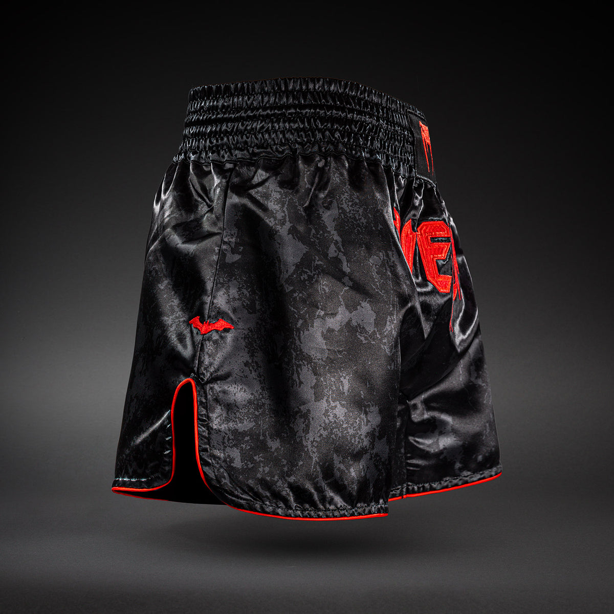 Short de Muay Thaï Venum x Batman - Noir/Rouge - product-type_Shorts de Muay Thai
