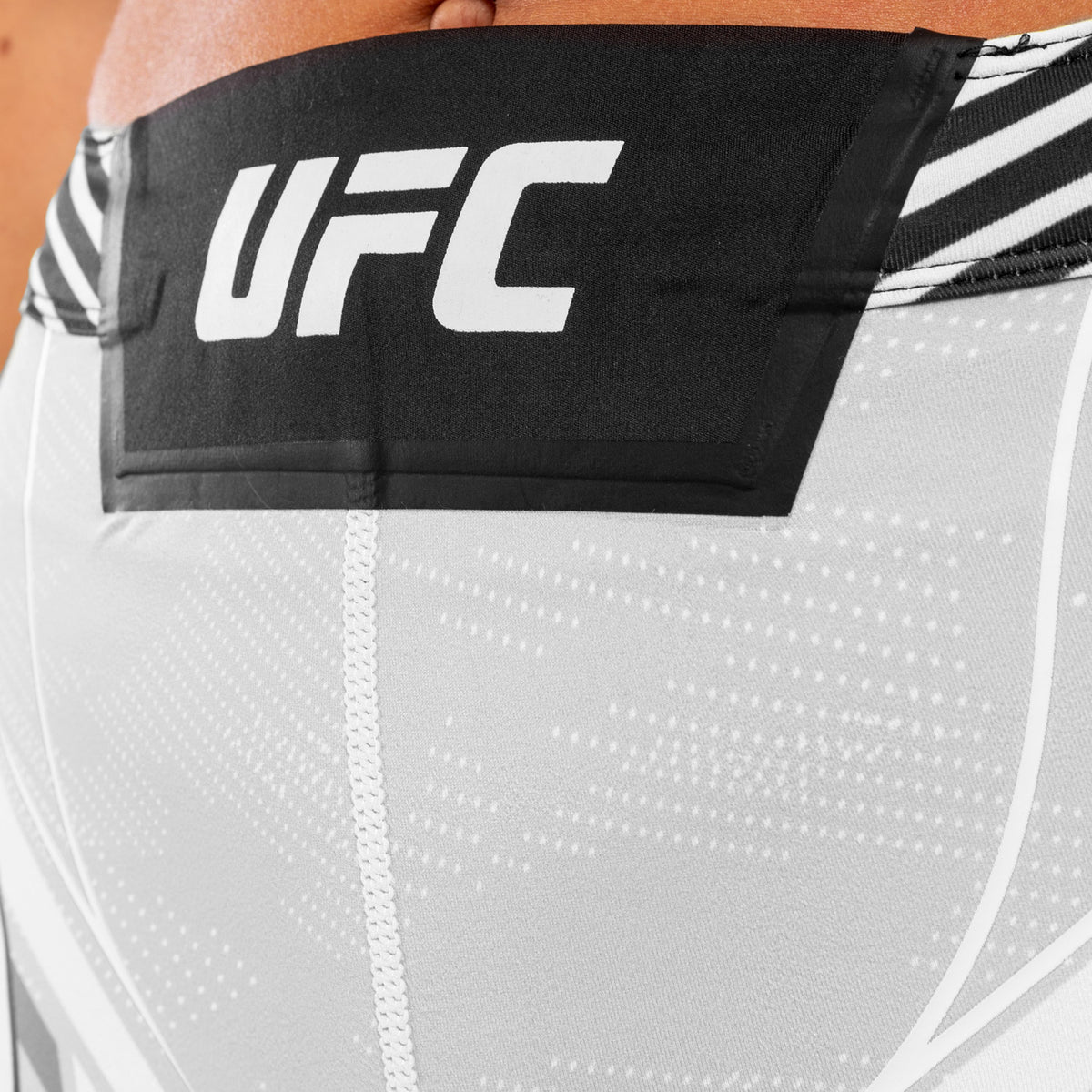 Short de compression pour Femmes UFC Venum Authentic Fight Night - Coupe Courte - Blanc - product-type_Shorts de compression