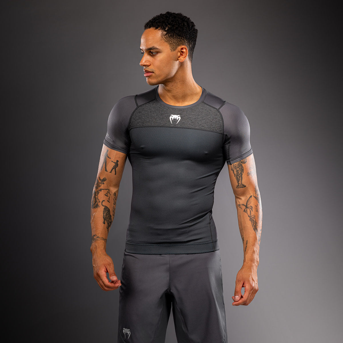 Rashguard manches courtes Venum G-Fit Scale - Gris - product-type_T-Shirts de Compression