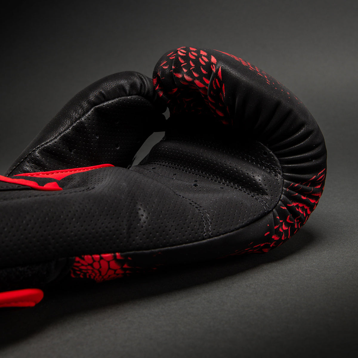 Gants de Boxe Venum Matupa - Noir/Rouge/Argent - product-type_Gants de boxe