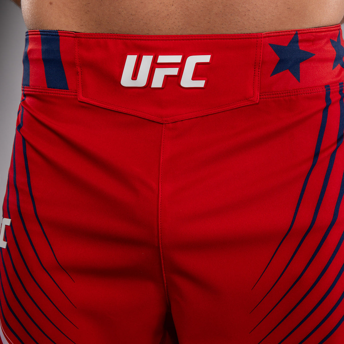 Official UFC Freedom 250 by Venum Authentic Fight Night Short de combat coupe courte pour homme - Rouge - product-type_Shorts de MMA