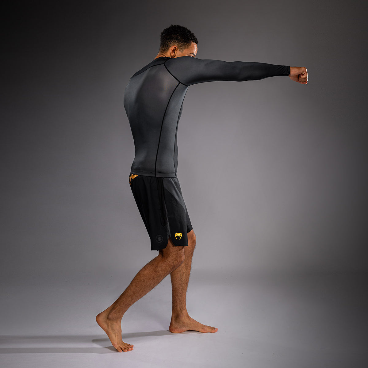 Rashguard manches longues Venum Attack - Noir/Or - product-type_T-Shirts de Compression