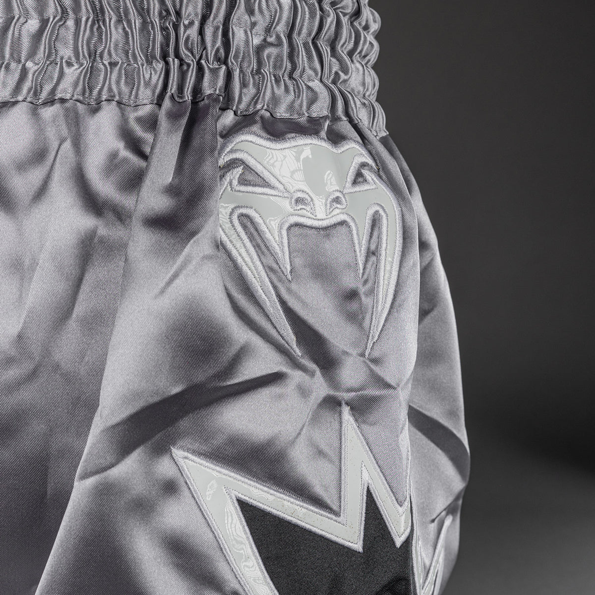 Short de Muay Thai Venum Inferno 2.0 - Gris/Noir - product-type_Shorts de Muay Thai