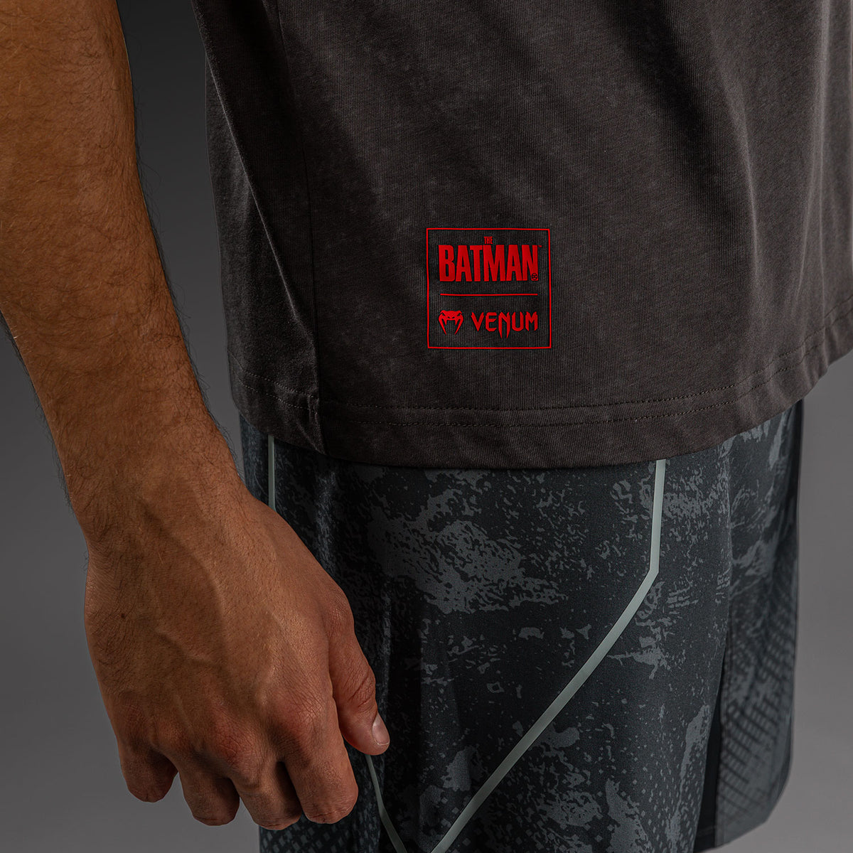 T-shirt en coton Venum x Batman - Gris/Noir/Rouge - product-type_T-Shirts