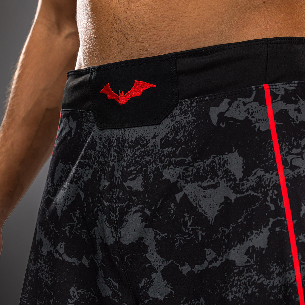 Short de Combat Venum x Batman - Noir/Gris/Rouge - product-type_Shorts de MMA