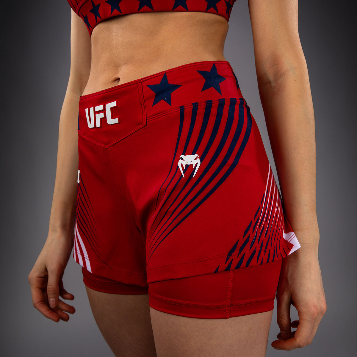 Official UFC Freedom 250 by Venum Authentic Fight Night Short de combat pour femme - Rouge - product-type_Shorts de MMA