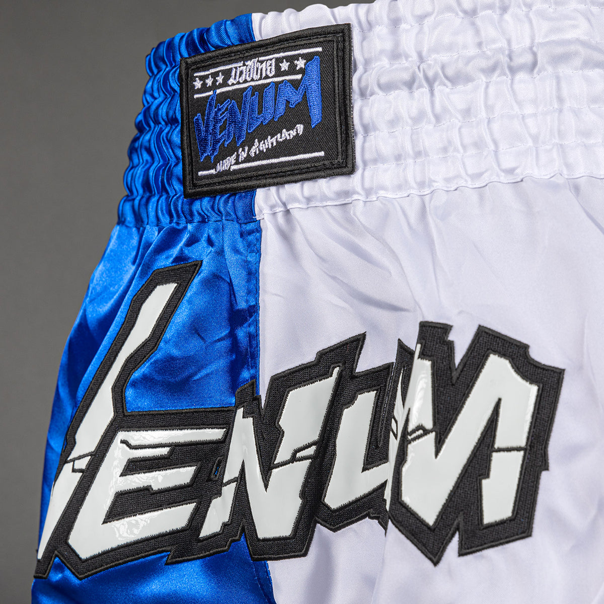 Short de Muay Thai Venum Inferno 2.0 - Blanc/Bleu - product-type_Shorts de Muay Thai