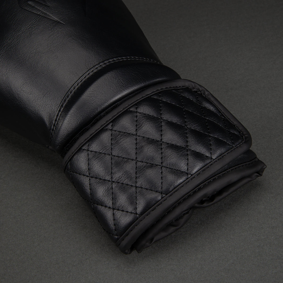 Gants de Boxe Venum Impact Classic - Noir - product-type_Gants de boxe