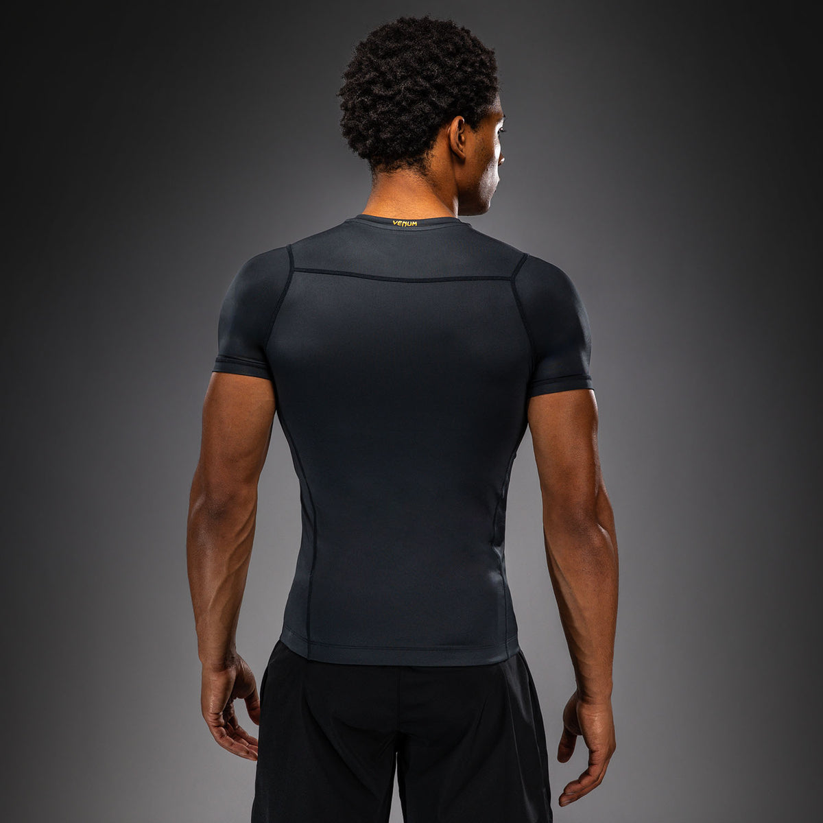 Rashguard manches courtes Venum Attack - Noir/Or - product-type_T-Shirts de Compression