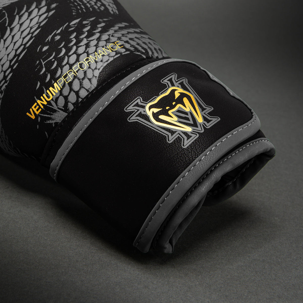 Gants de Boxe Venum Impact Matupa - Noir/Gris/Or - product-type_Gants de boxe