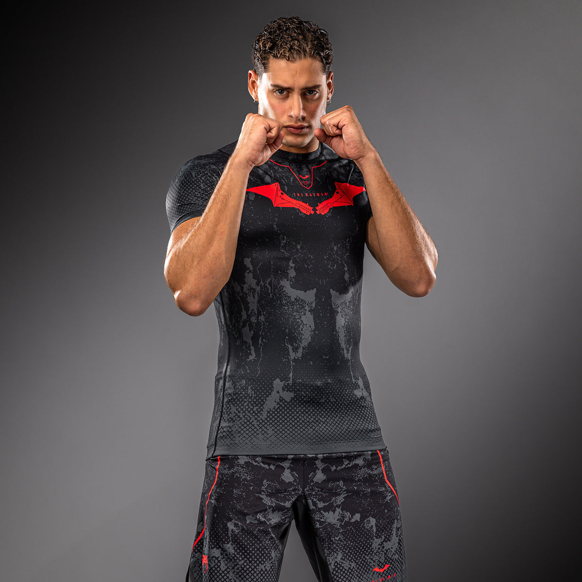 Rashguard à manches courtes Venum x Batman - Noir/Gris/Rouge - product-type_T-Shirts de Compression