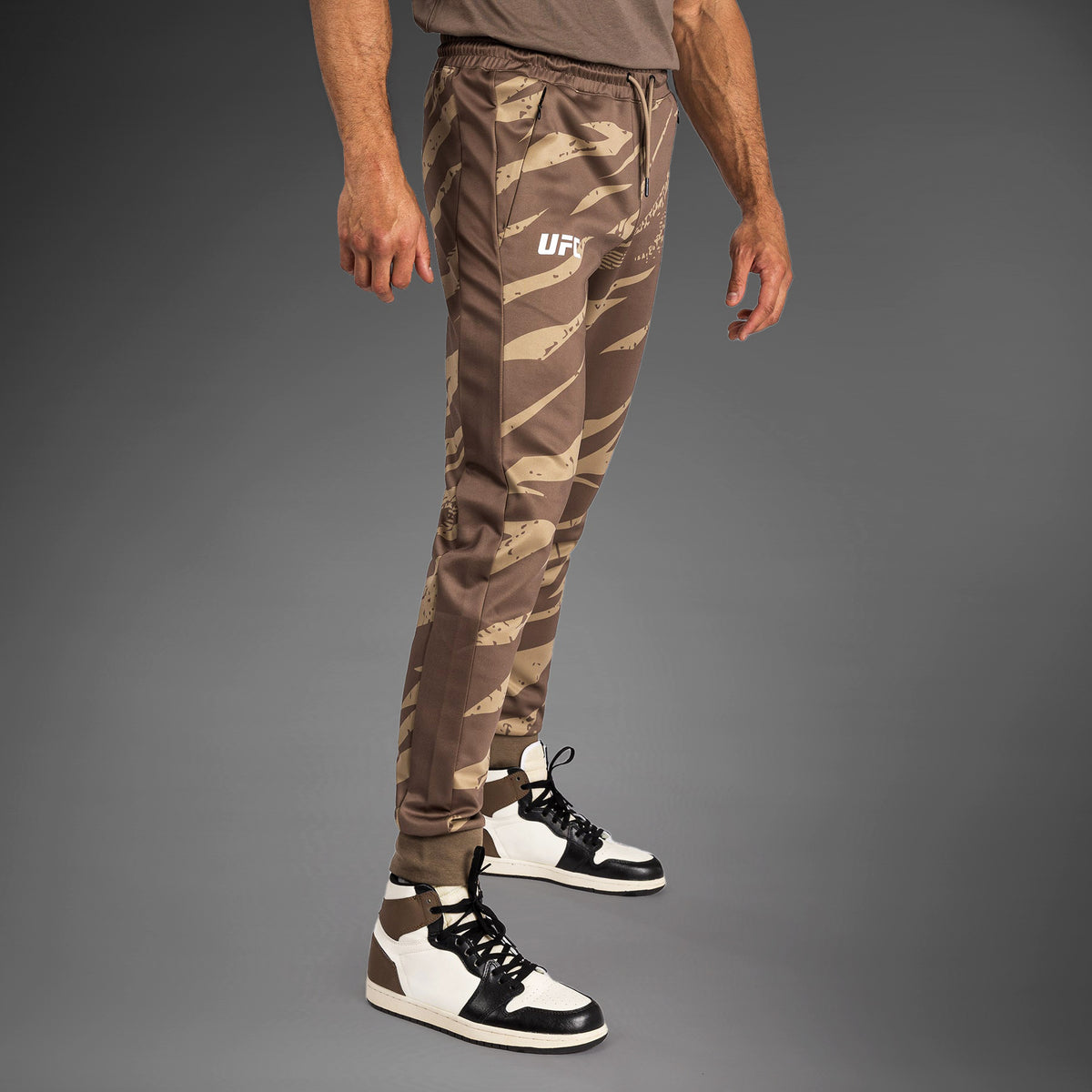 Pantalon pour Hommes UFC Adrenaline by Venum Fight Week - Desert Camo - product-type_Pantalons de jogging