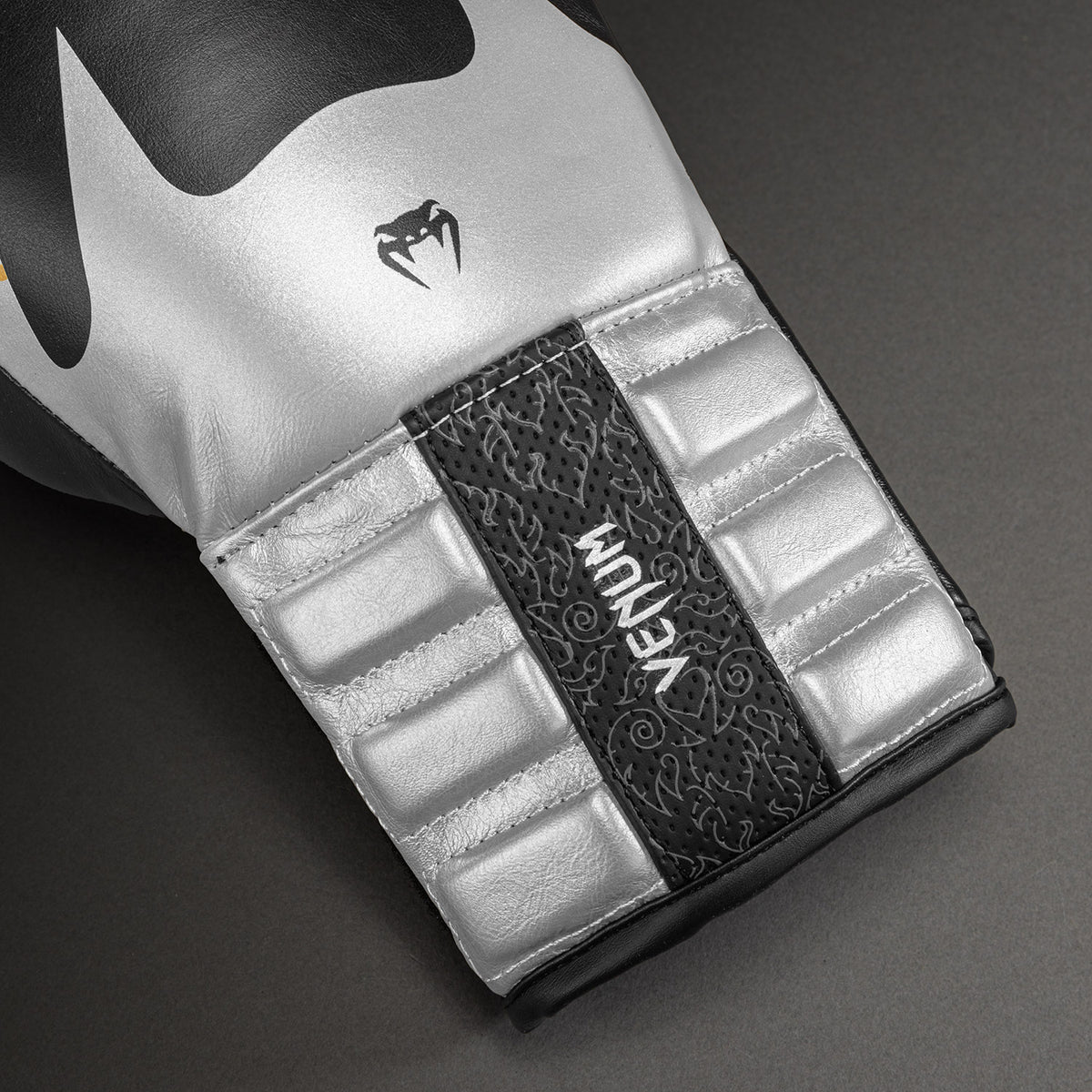 Gants de Boxe Venum Reverso – Noir/Argent - product-type_Gants de boxe