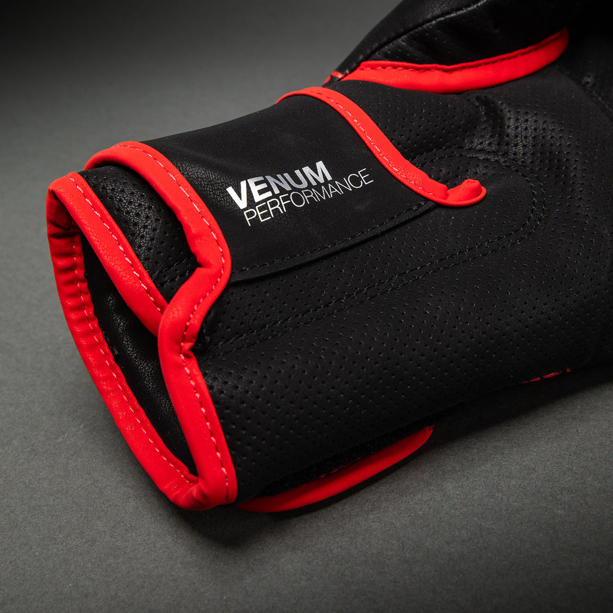 Gants de Boxe Venum Matupa - Noir/Rouge/Argent - product-type_Gants de boxe