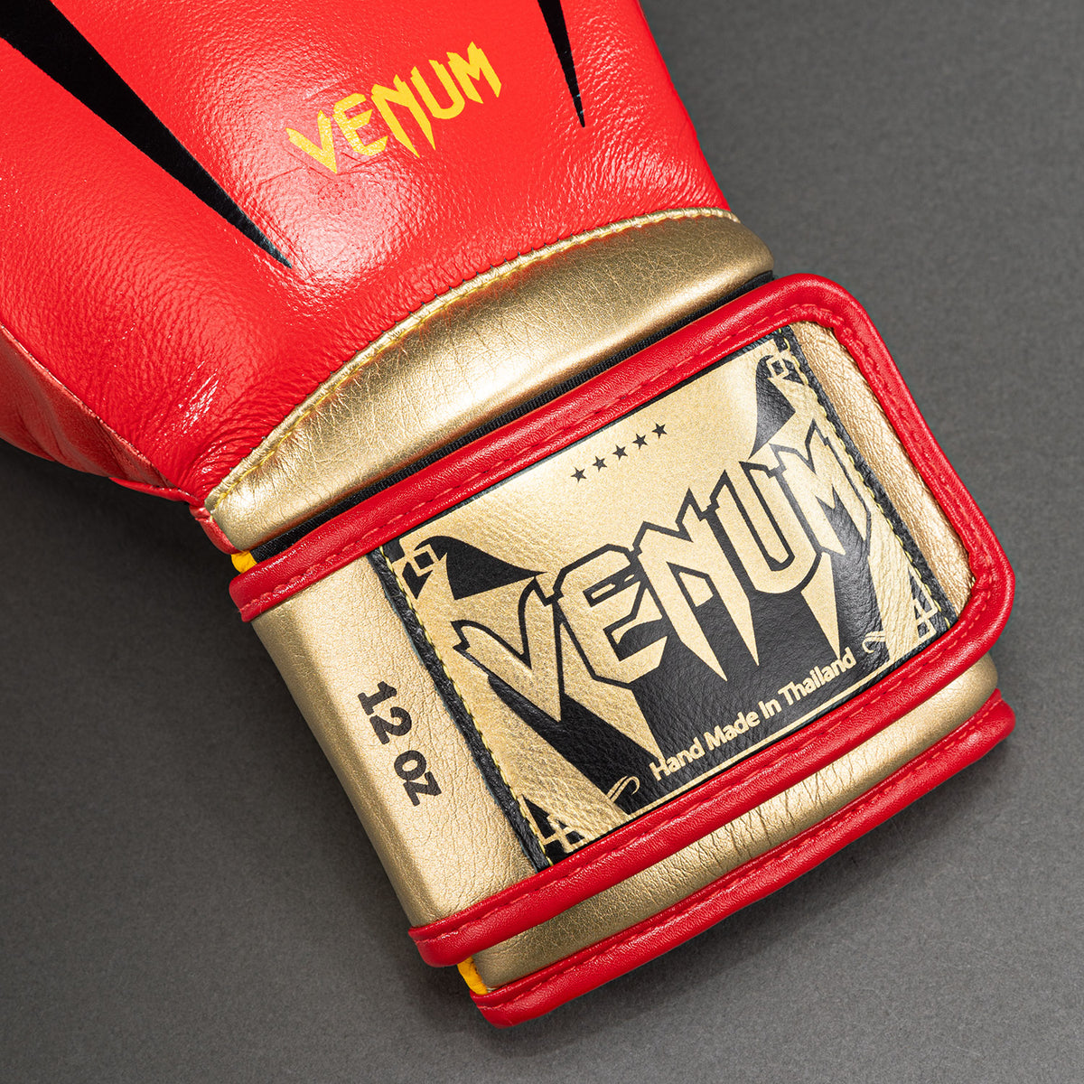 Gants de boxe Venum Giant 3.0 - Rouge/Jaune/Doré - product-type_Gants de boxe