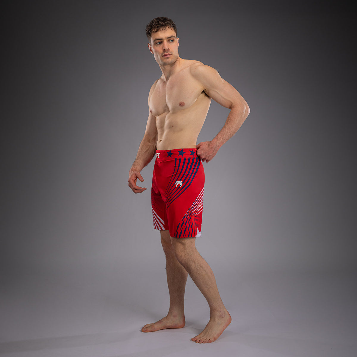 Official UFC Freedom 250 by Venum Authentic Fight Night Short de combat coupe courte pour homme - Rouge - product-type_Shorts de MMA