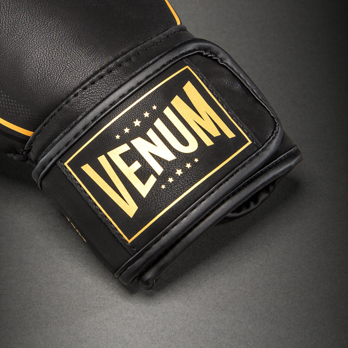 Gants de boxe Venum G-Core - Noir/Or - product-type_Gants de boxe