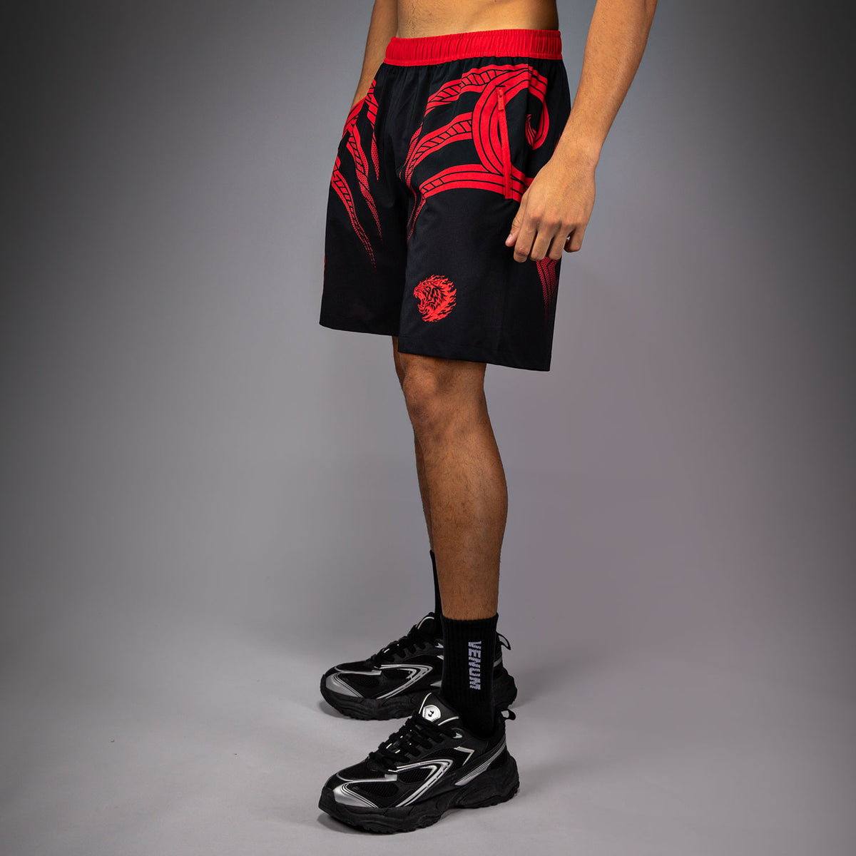 Short d'entraînement Venum x Mike Tyson Tiger - Noir Profond/Rouge Intense - product-type_Shorts de training