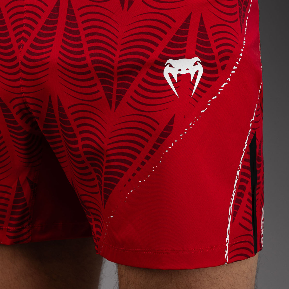 Short de combat coupe courte Homme UFC Zenith by Venum Authentic Fight Night - Rouge - product-type_Shorts de MMA
