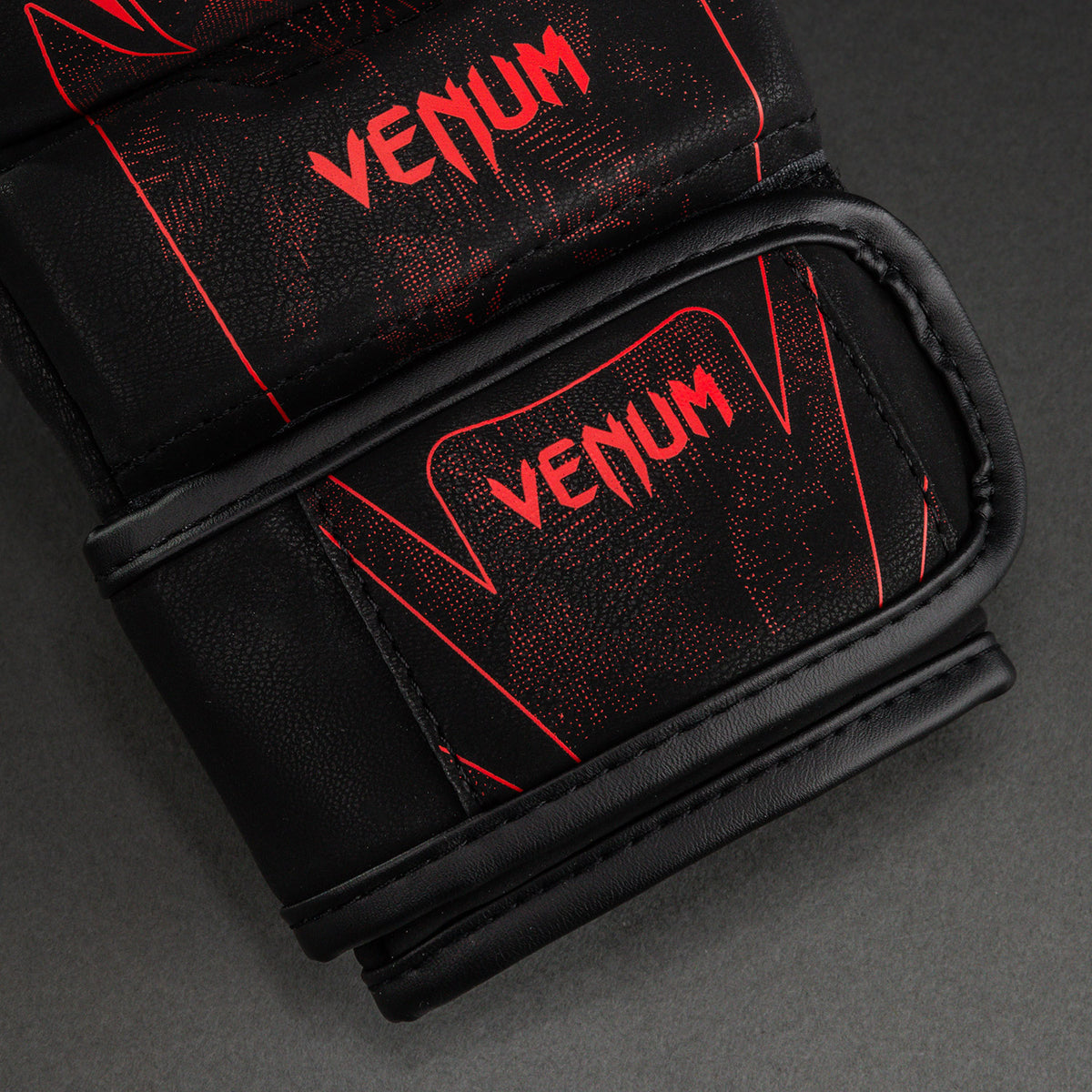 Gants de sparring MMA Venum Amazonia Reborn - Noir/Rouge - product-type_Gants de MMA