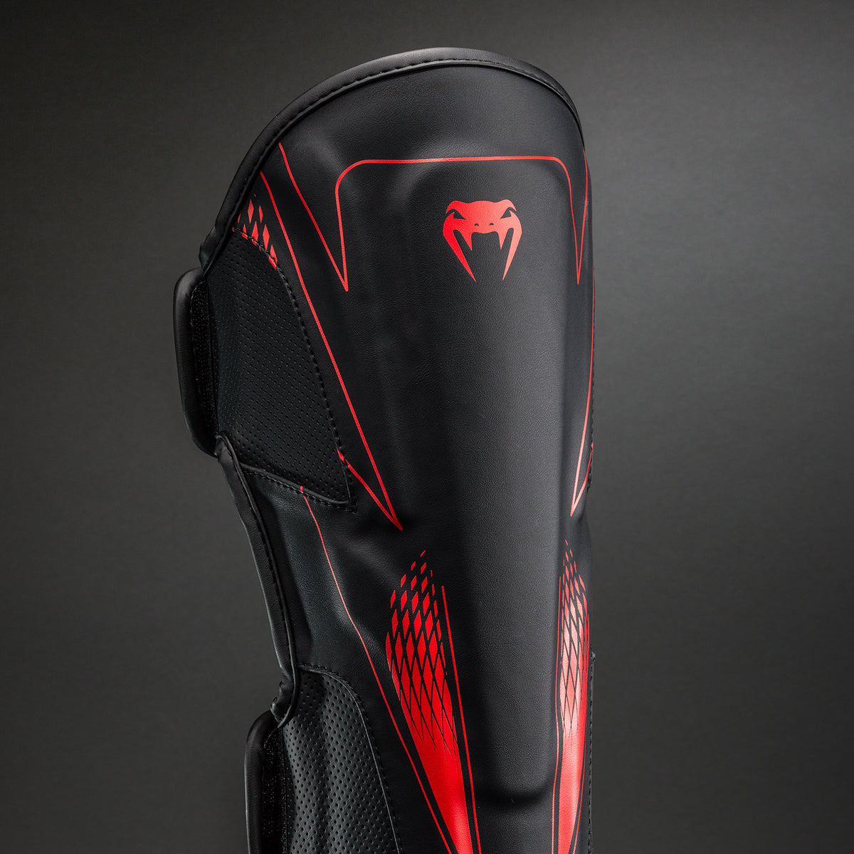 Protège-tibias Venum Amazonia Reborn - Noir/Rouge - product-type_Protège-tibias