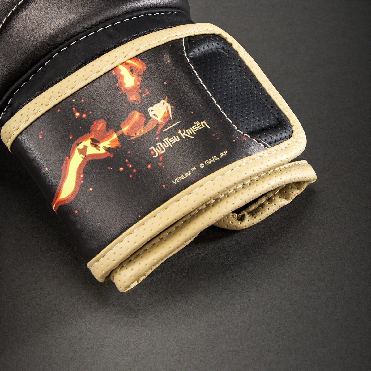 Gants de boxe Sukuna Jujutsu Kaisen x Venum – Noir/Beige