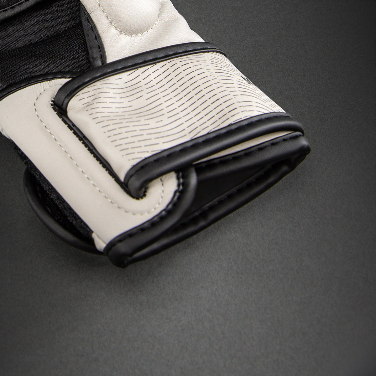Gants de sparring Venum Galactic 3.0 - Blanc cassé/Noir - product-type_Gants de MMA
