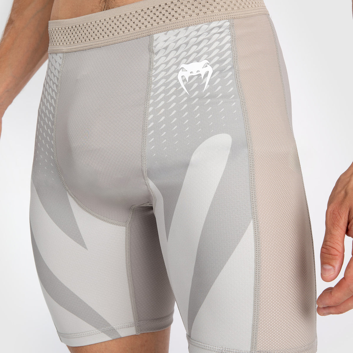Short de compression pour Hommes Venum Attack - Sable - product-type_Shorts de compression