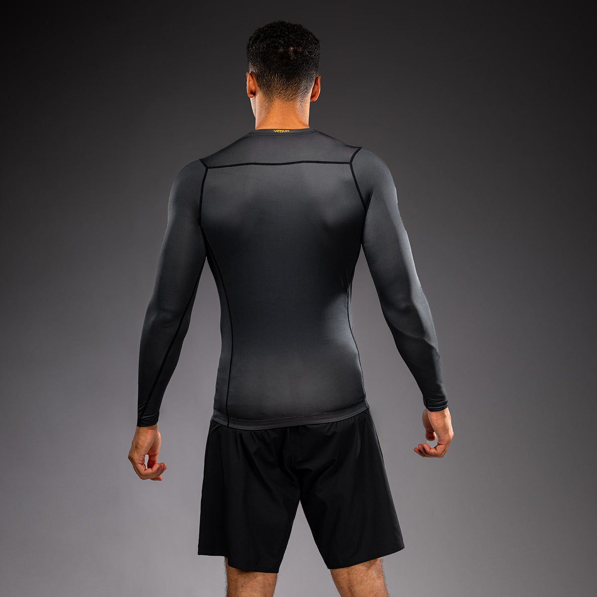 Rashguard manches longues Venum Attack - Noir/Or - product-type_T-Shirts de Compression