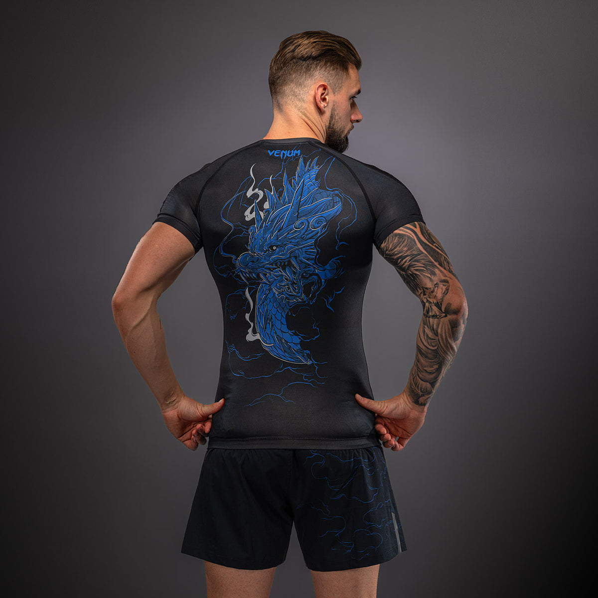 Rashguard à Manches Courtes Venum Thunder Dragon – Noir/Bleu Royal - product-type_T-Shirts de Compression