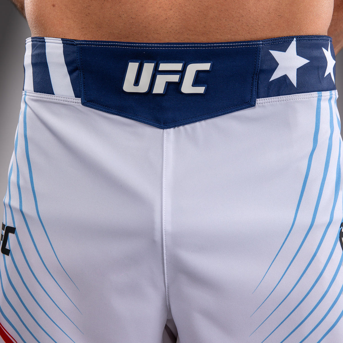 Official UFC Freedom 250 by Venum Authentic Fight Night Short de combat coupe courte pour homme - Blanc - product-type_Shorts de MMA