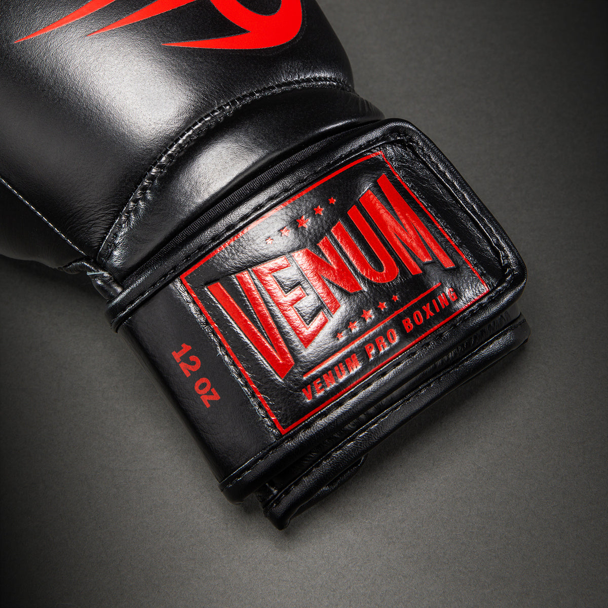 Gants de boxe Venum Giant 2.0 Mike Tyson Pro – Noir/Rouge - Sac inclus