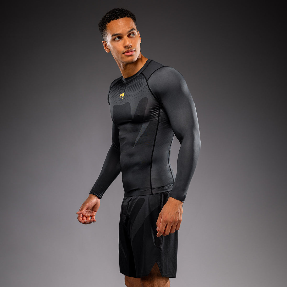 Rashguard manches longues Venum Attack - Noir/Or - product-type_T-Shirts de Compression