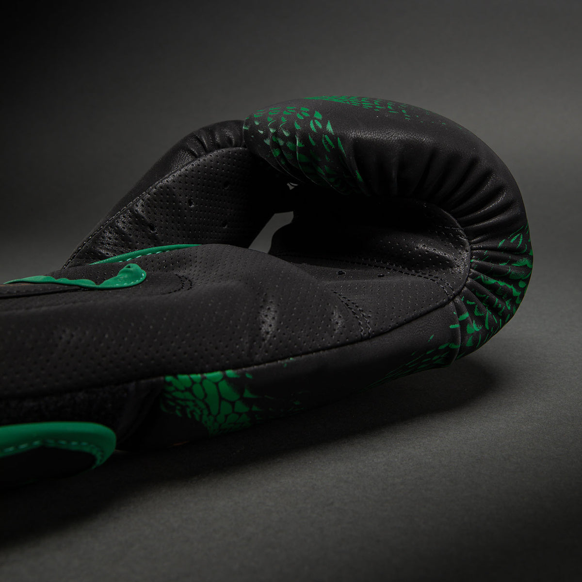 Gants de Boxe Venum Matupa - Noir/Vert/Or - product-type_Gants de boxe