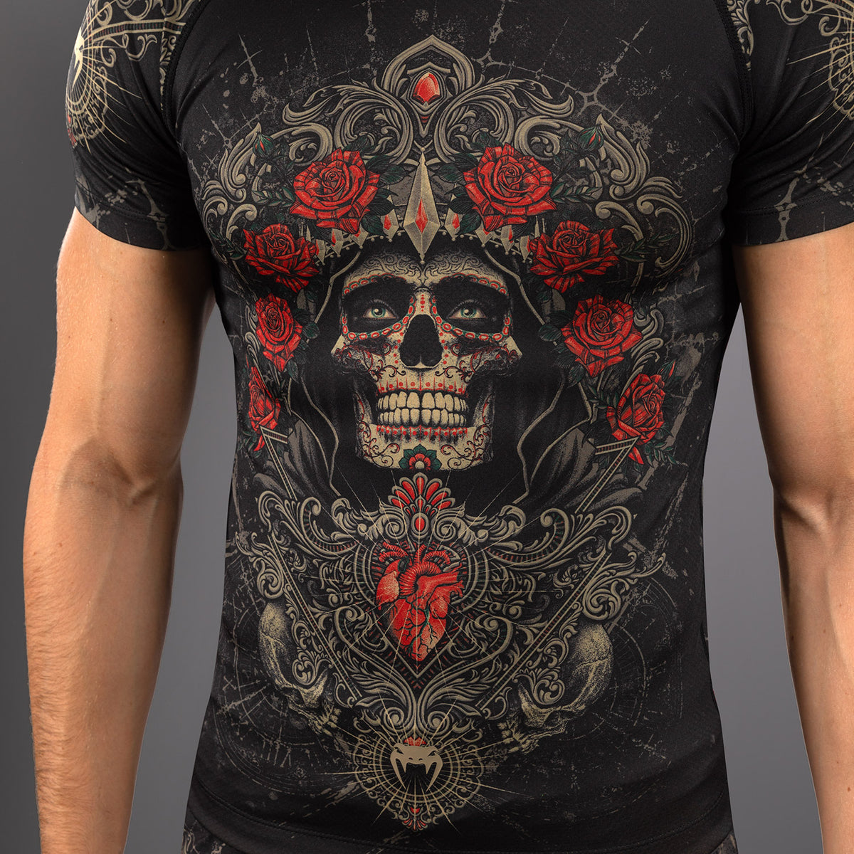 Rashguard à Manches Courtes pour Hommes Venum Santa Muerte 5.0 - Noir Profond/Or - product-type_T-Shirts de Compression