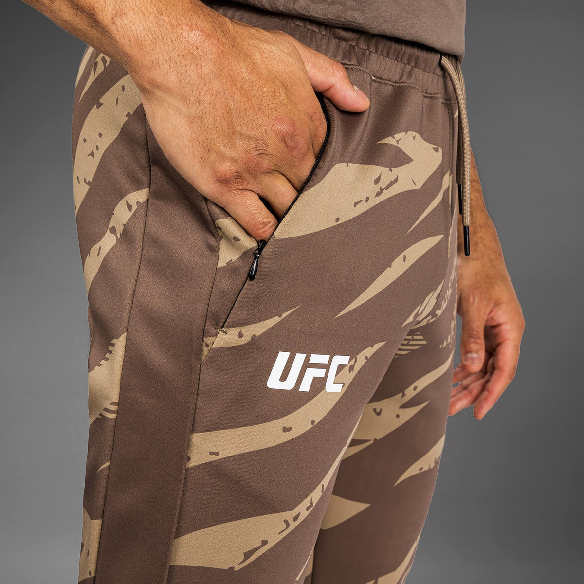 Pantalon pour Hommes UFC Adrenaline by Venum Fight Week - Desert Camo - product-type_Pantalons de jogging