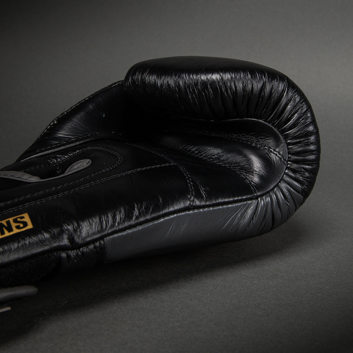 Gants de boxe Ringhorns Charger by Venum – Noir/Or - product-type_Gants de boxe