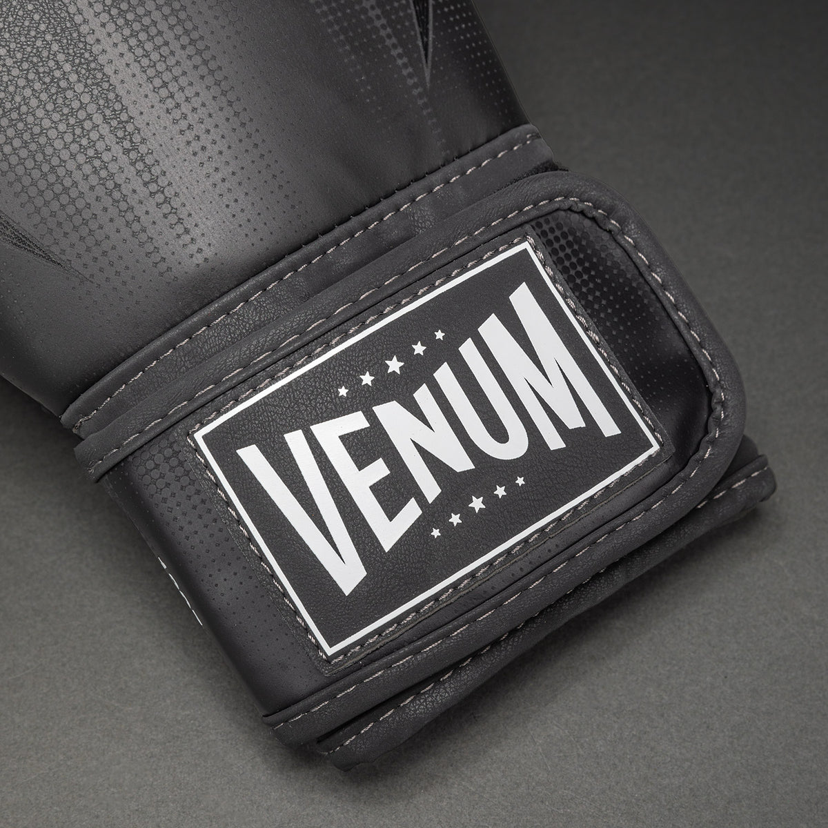 Gants de Boxe Venum Impact Stealth – Noir/Blanc - product-type_Gants de boxe