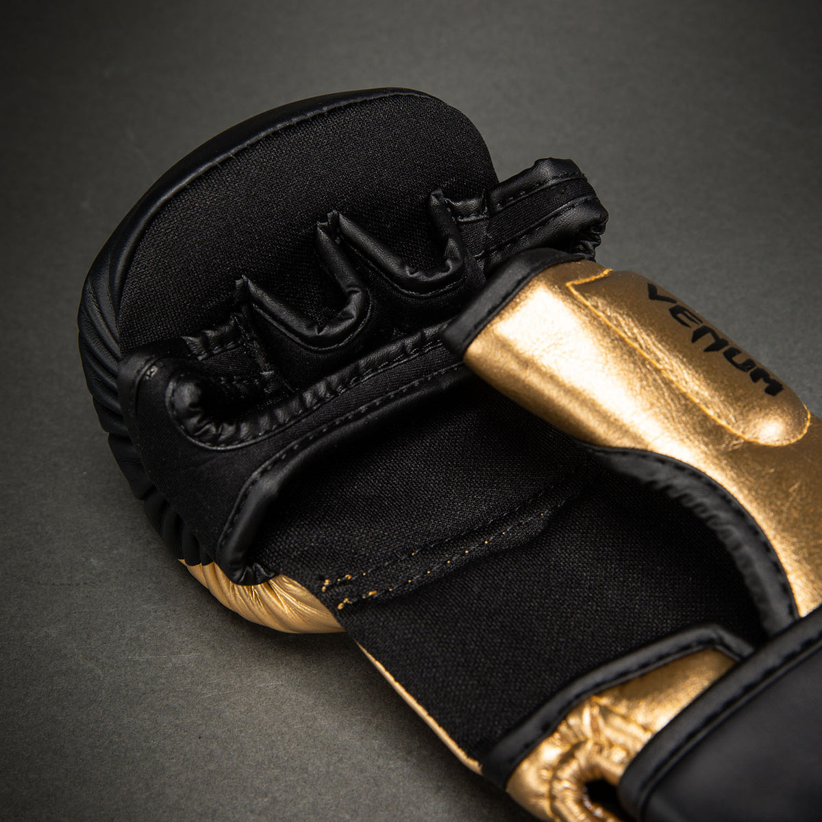 Gants de Sparring Venum Attack 2.0 – Or/Noir - product-type_Gants de Sparring