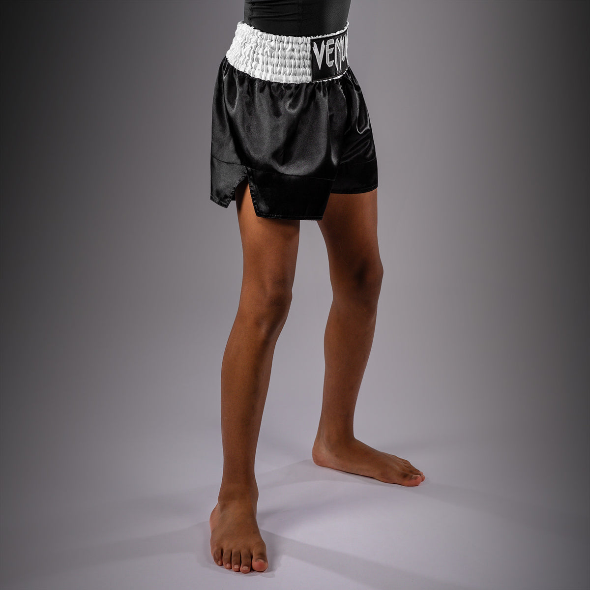 Short de Muay Thaï Venum Classic pour Enfant – Noir/Blanc - product-type_Shorts de Muay Thai