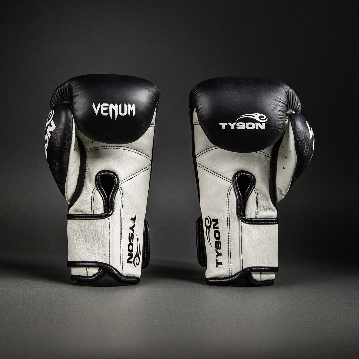 Gants de Boxe Pro Venum Giant 2.0 Mike Tyson - Noir Profond/Blanc Optique - product-type_Gants de boxe